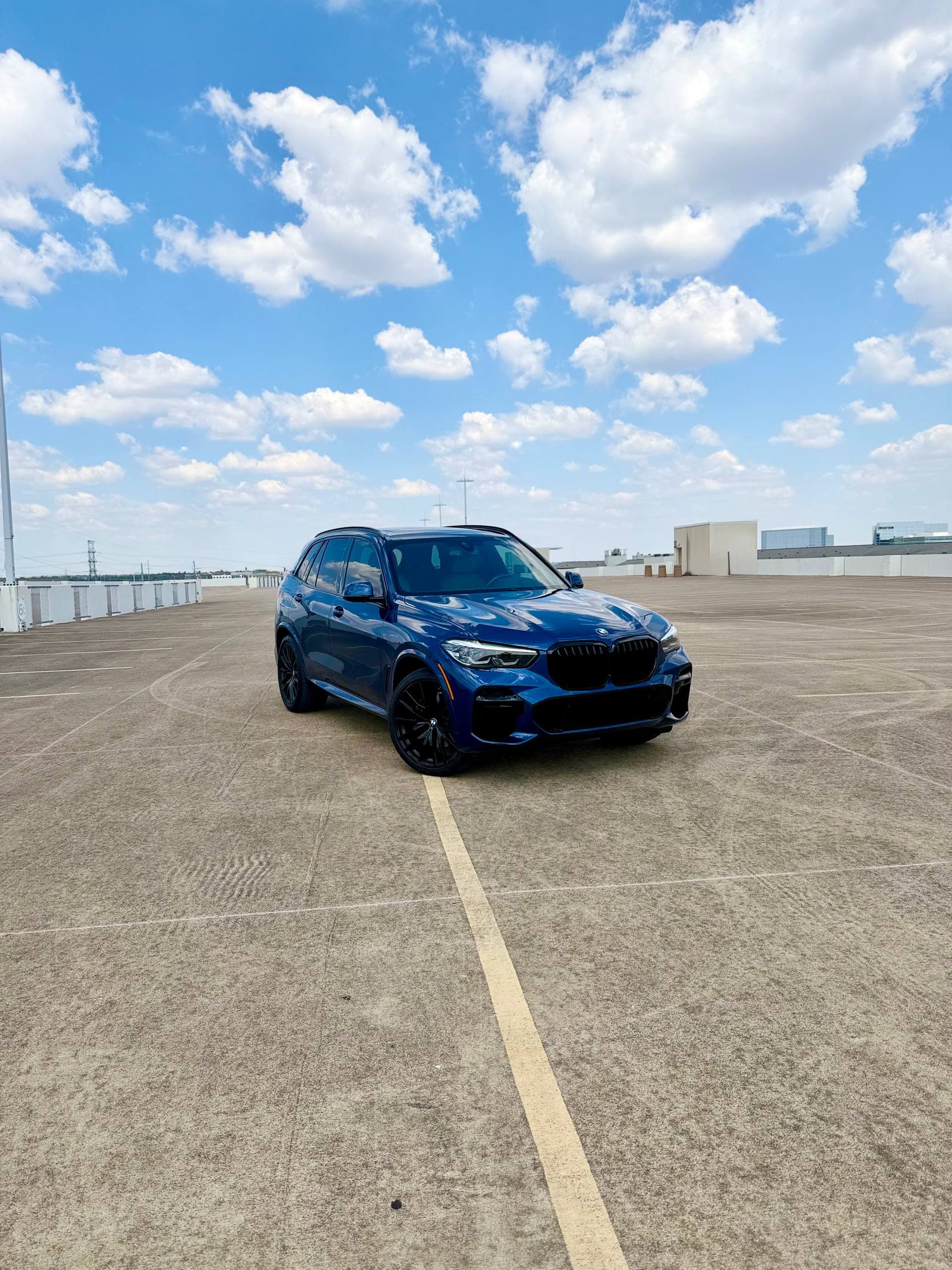 BMW X5 sDrive40i available to rent from RV-Team in Austin