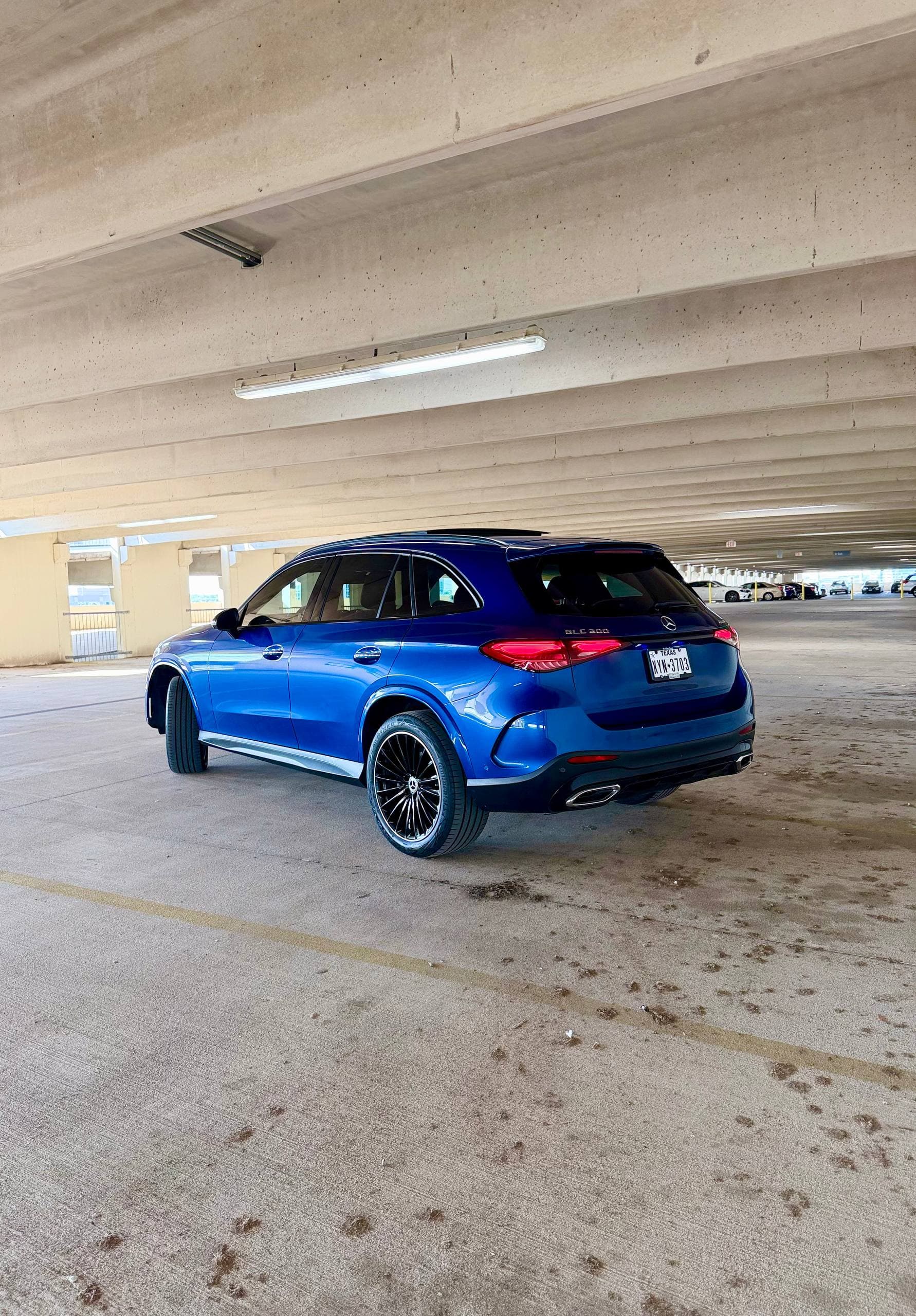 Mercedes-Benz GLC 300, view 2 of 3