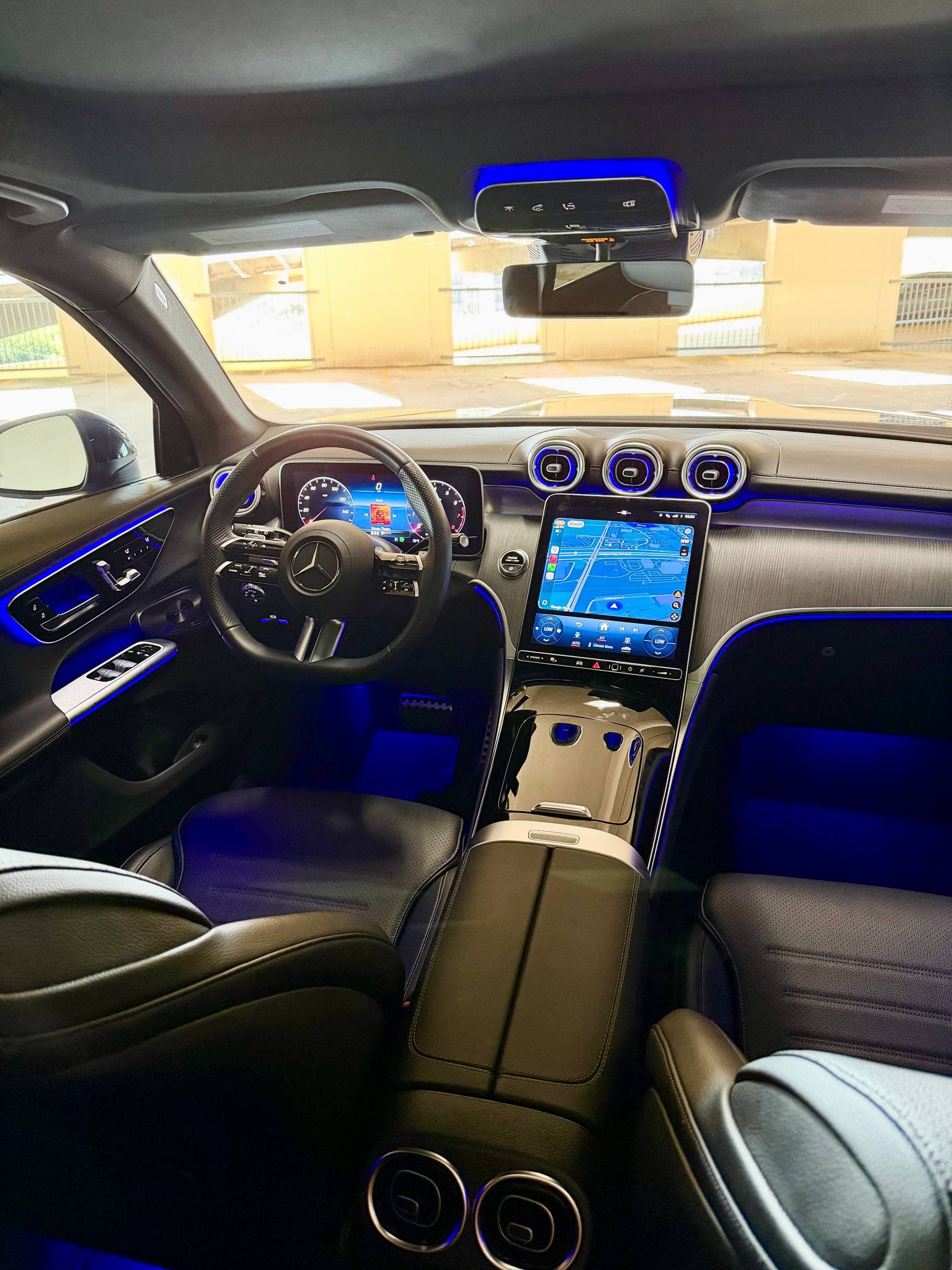 Mercedes-Benz GLC 300, view 3 of 3